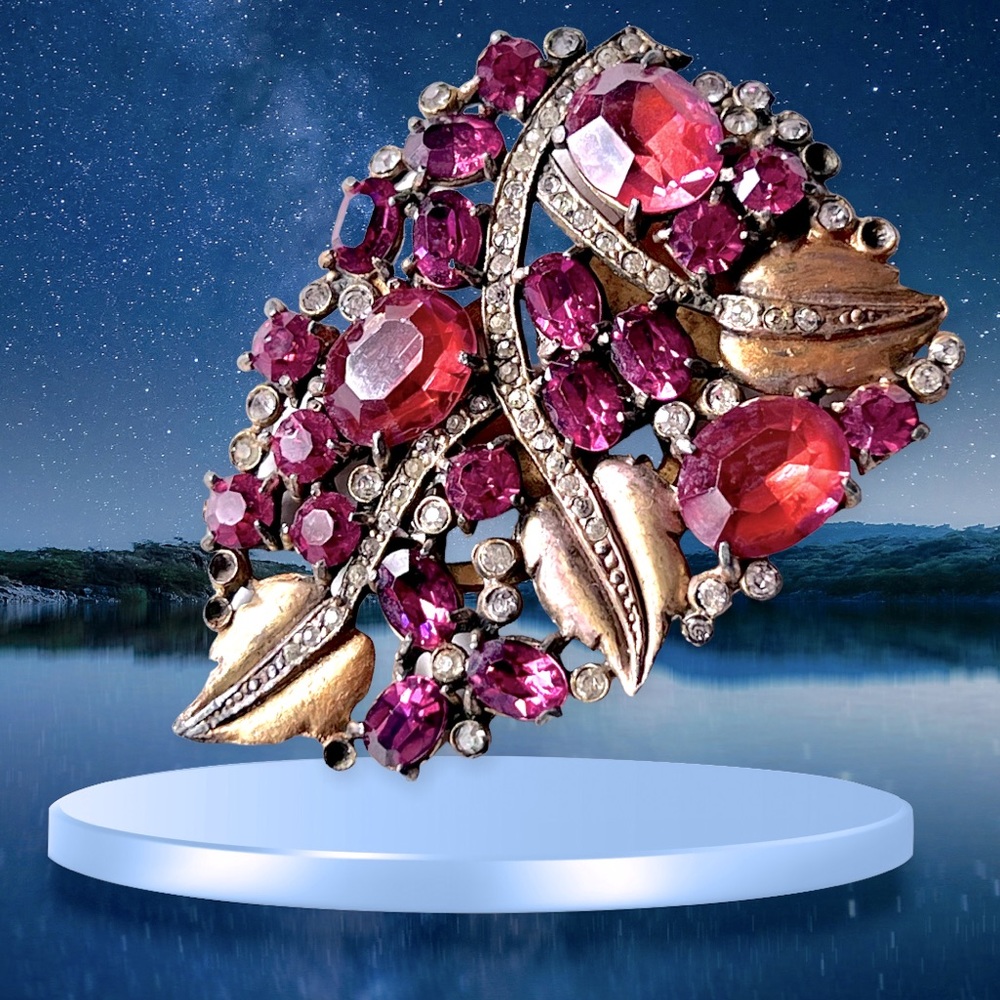 Exquisite Vintage Rhinestone Brooch Coat Lapel Clip Pink Shield Antique Jewelry